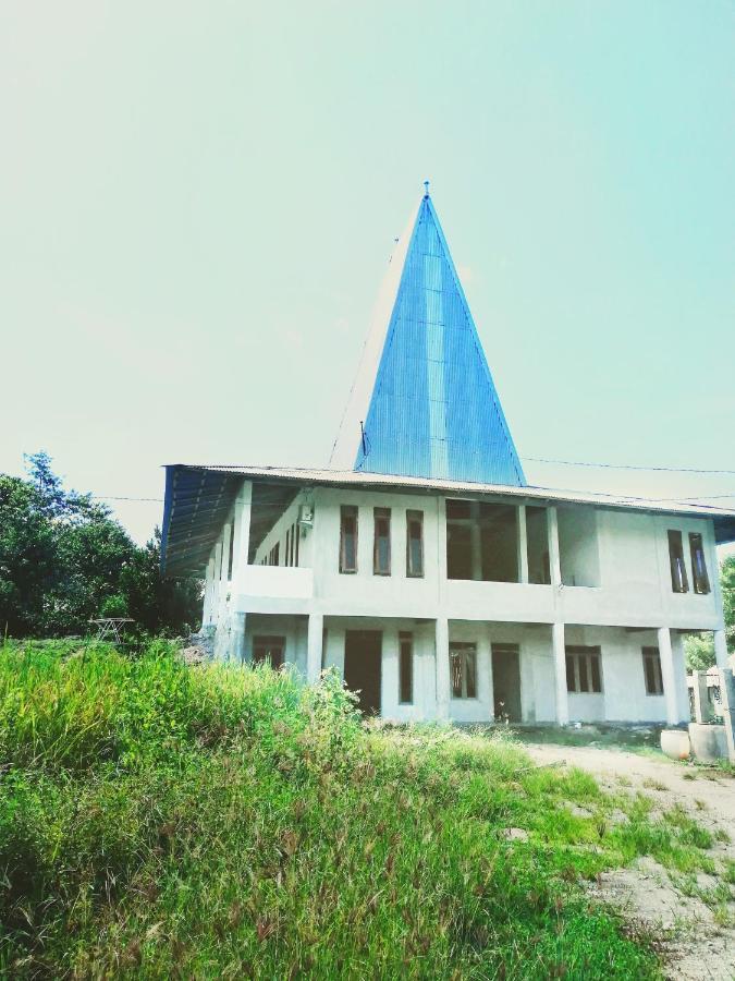 Lambo Homestay Waikabubak 外观 照片