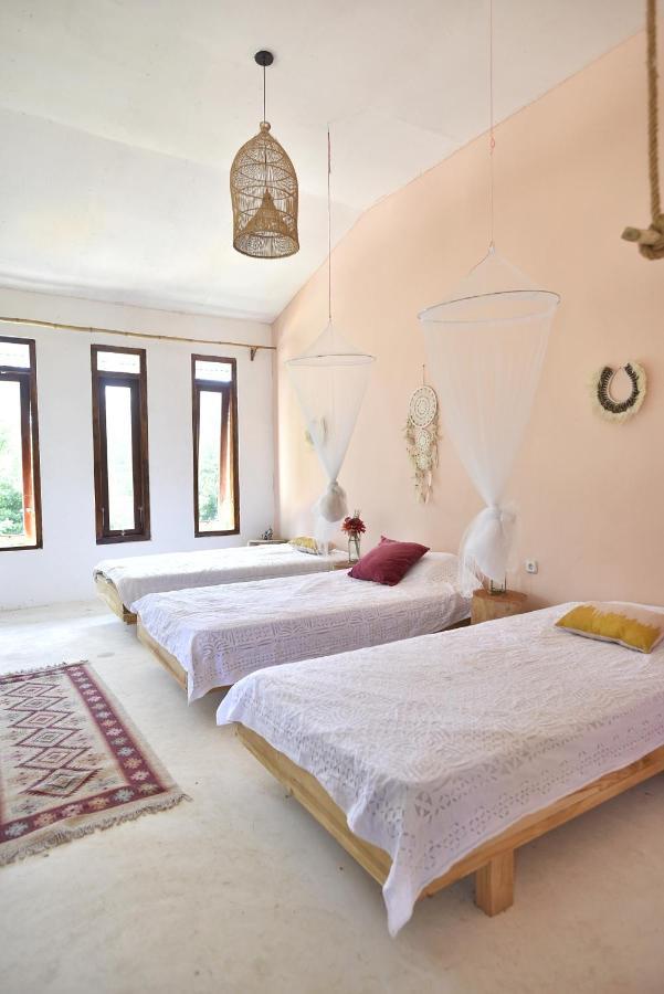 Lambo Homestay Waikabubak 外观 照片